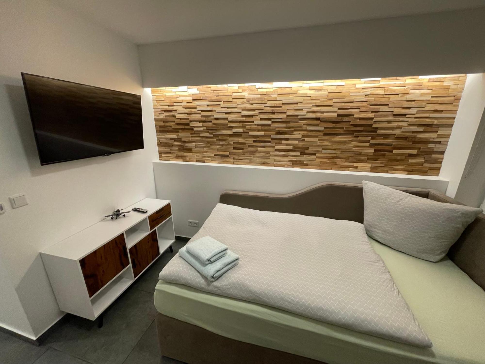 Aviators Guest House - Premium Room Strausberg Exteriér fotografie